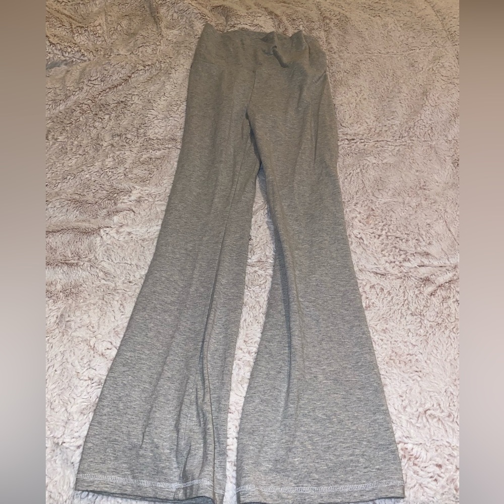 Grey, Victoria Secrets flare leggings. Size S